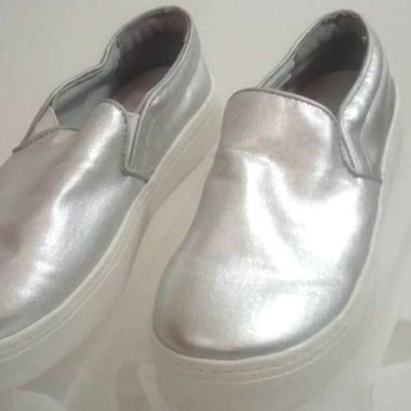 Sam Edelman Shoes - Sam Edelman Womens Silver Low Top Shoes Size 9M